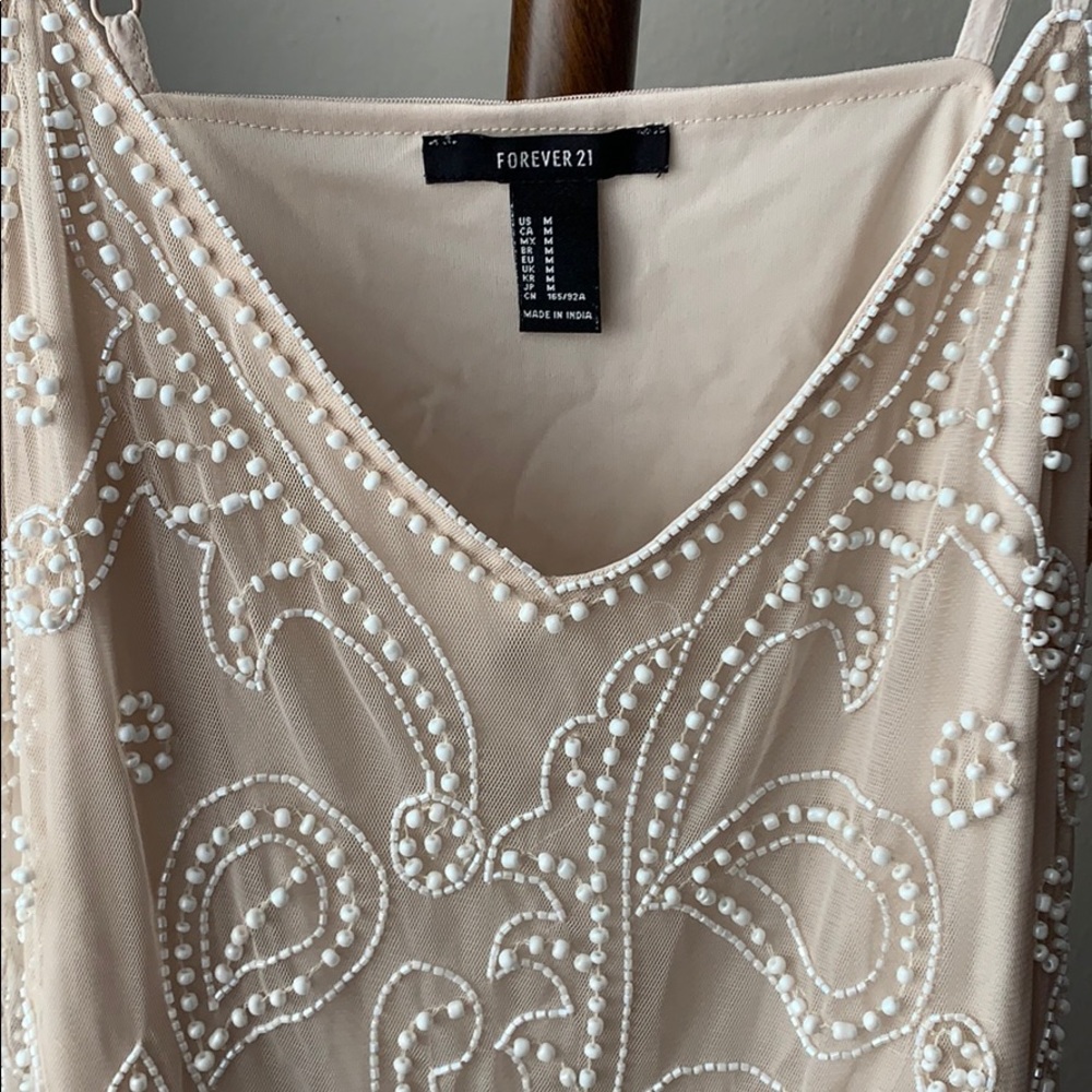 Beautiful beige and white forever 21 top size M. - Picture 2 of 3